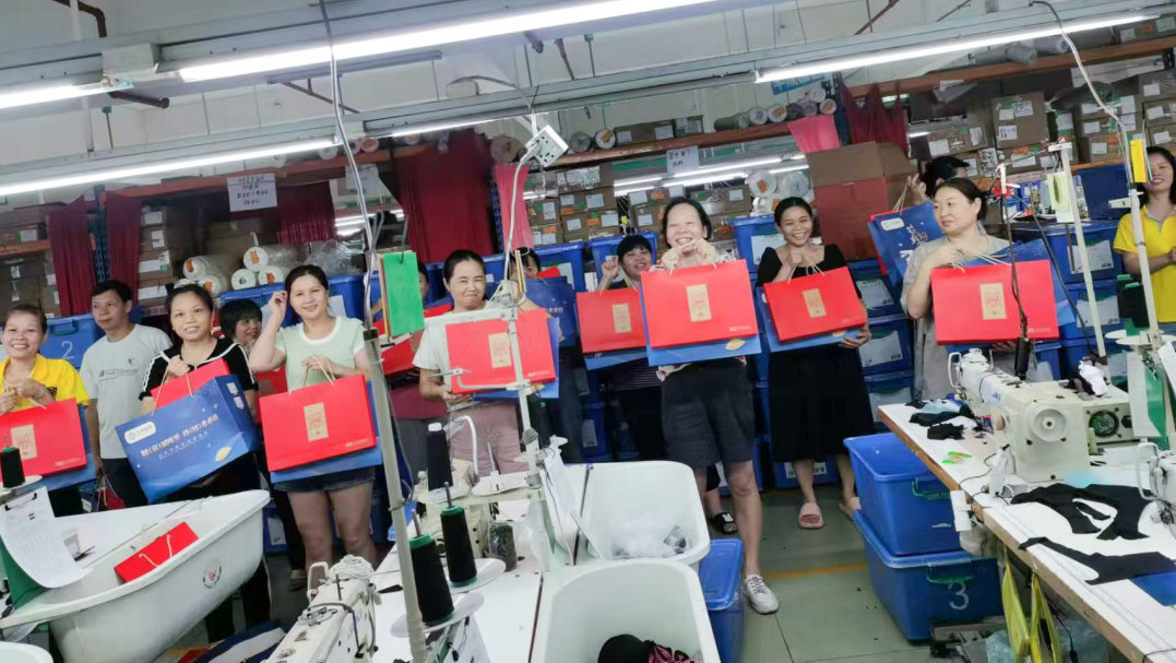 明月照千里，福利暖人心。東莞京福、京緯、京翼服裝有限公司發(fā)中秋節(jié)福利啦!(圖28)